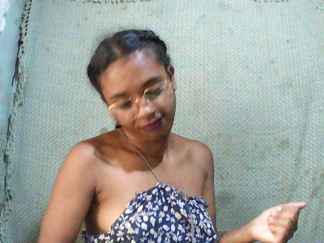 TriciaBella's BongaCams show and profile