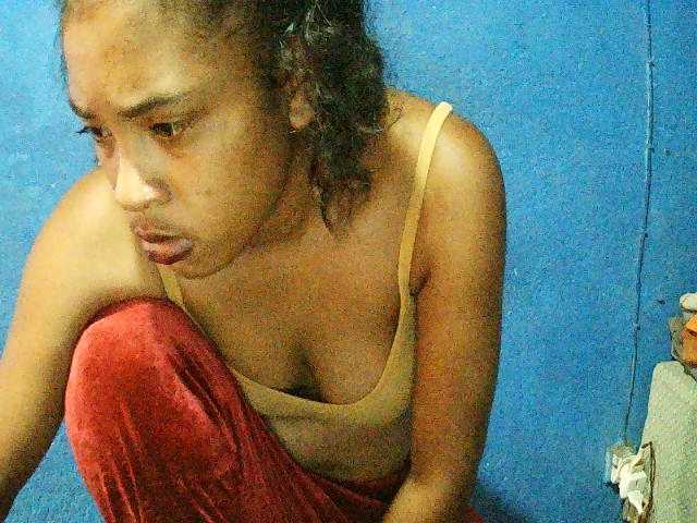 TriciaBella's BongaCams show and profile