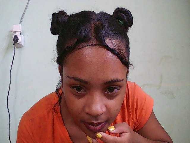 TriciaBella's BongaCams show and profile