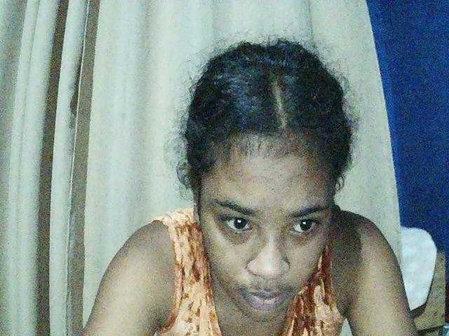 TriciaBella's BongaCams show and profile