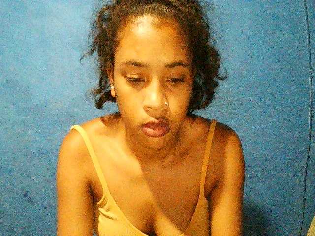 TriciaBella's BongaCams show and profile