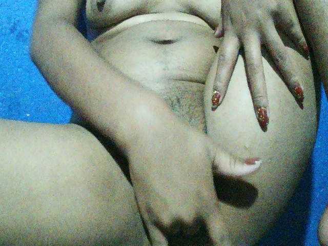 TriciaBella's BongaCams show and profile