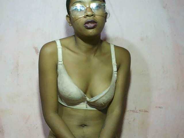 TriciaBella webcam