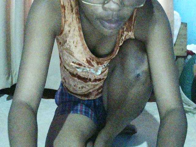 TriciaBella's BongaCams show and profile