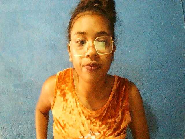 TriciaBella's BongaCams show and profile