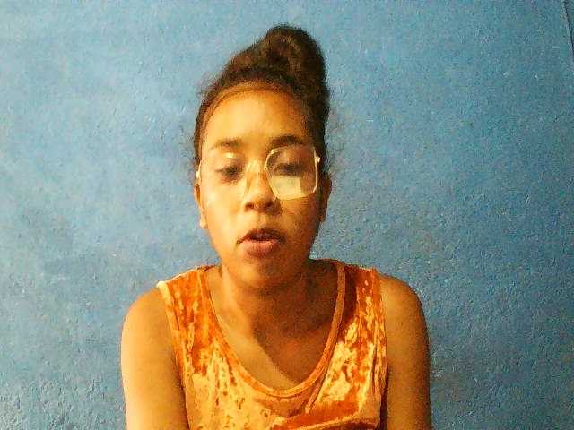 TriciaBella's BongaCams show and profile