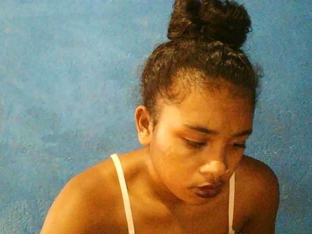 TriciaBella's BongaCams show and profile