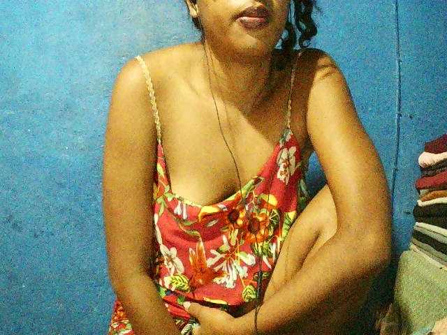 TriciaBella's BongaCams show and profile