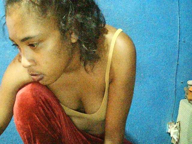 TriciaBella's BongaCams show and profile