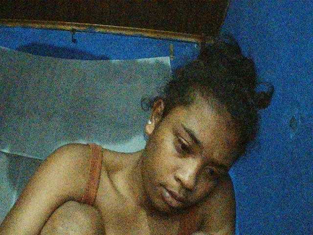 TriciaBella's BongaCams show and profile