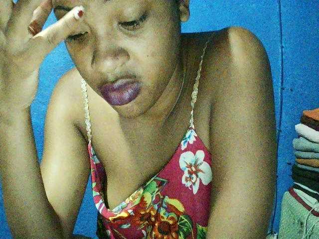 TriciaBella's BongaCams show and profile