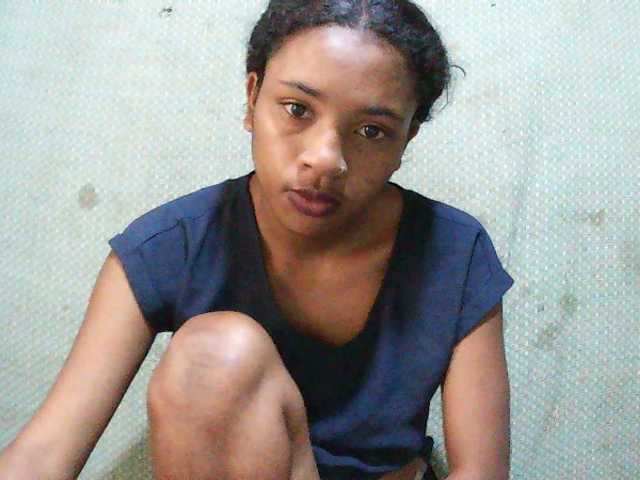 TriciaBella's BongaCams show and profile