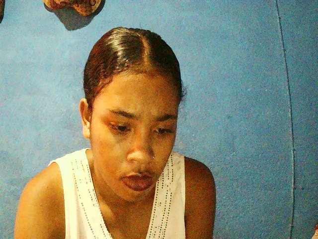 TriciaBella's BongaCams show and profile