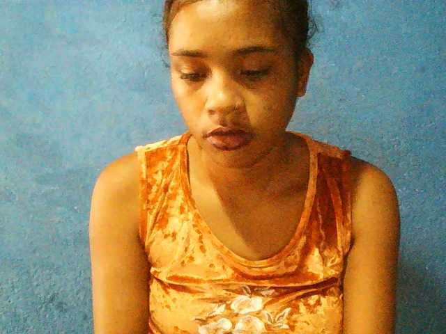 TriciaBella's BongaCams show and profile