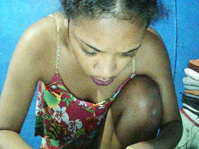 TriciaBella's BongaCams show and profile