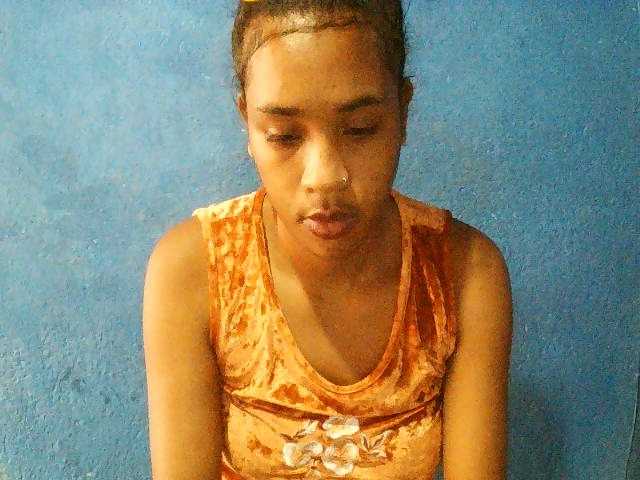 TriciaBella's BongaCams show and profile