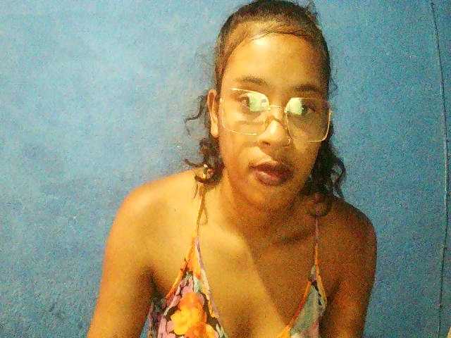 TriciaBella's BongaCams show and profile