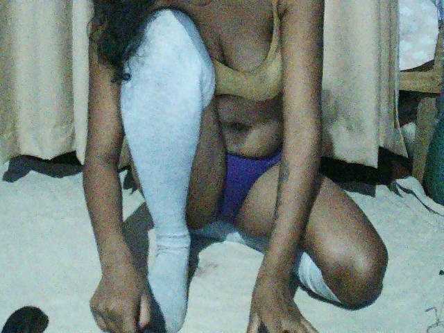 TriciaBella's BongaCams show and profile