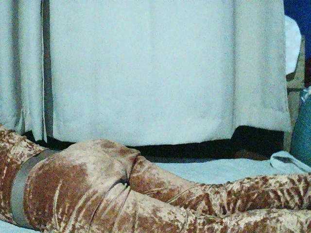 TriciaBella's BongaCams show and profile