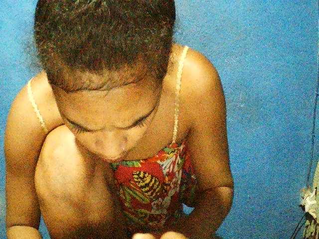 TriciaBella's BongaCams show and profile