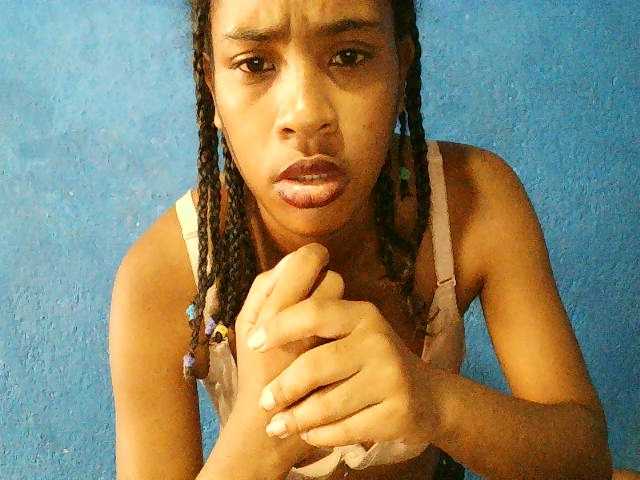 TriciaBella's BongaCams show and profile