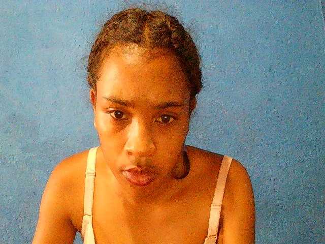 TriciaBella's BongaCams show and profile