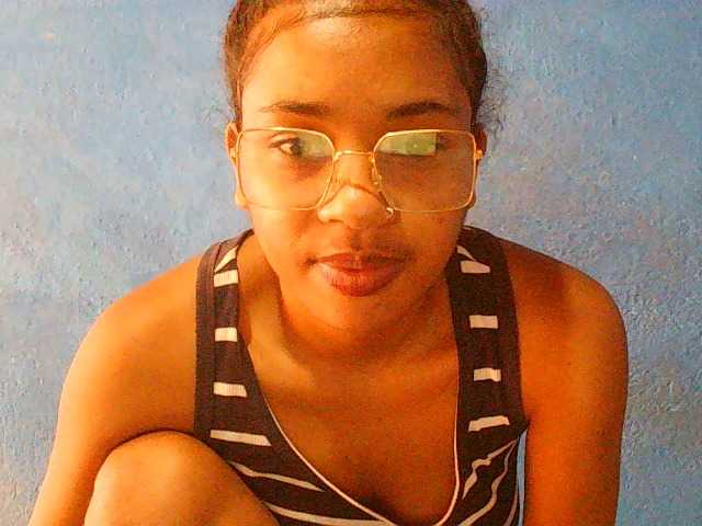 TriciaBella — Dirty,cute,caring, always wet,I love vibration,lick my pussy