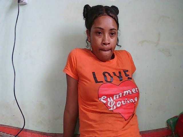 TriciaBella's BongaCams show and profile