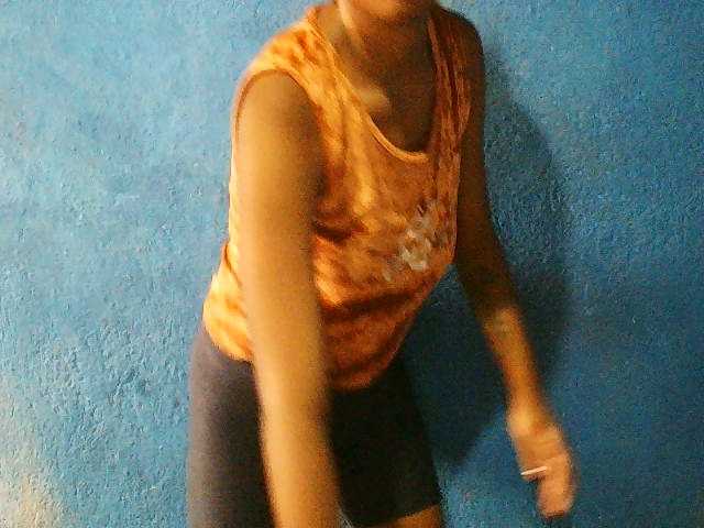 TriciaBella's BongaCams show and profile