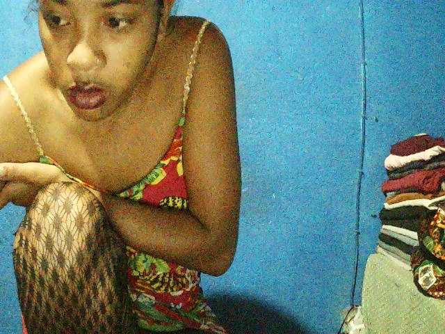 TriciaBella's BongaCams show and profile