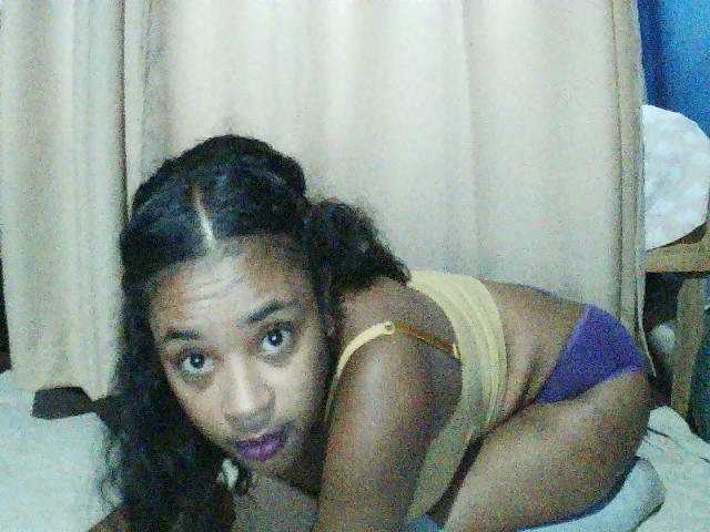 TriciaBella's BongaCams show and profile