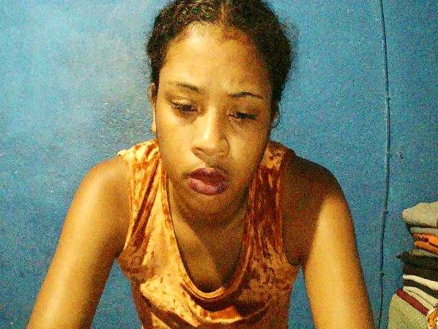 TriciaBella's BongaCams show and profile