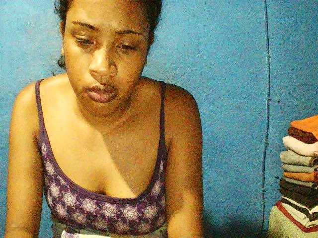 TriciaBella's BongaCams show and profile