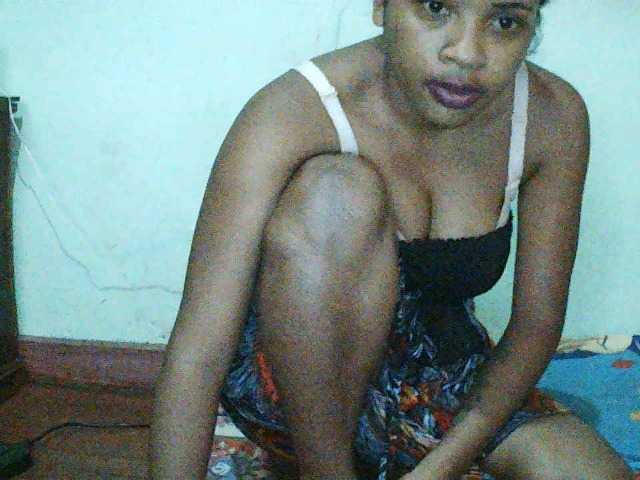 TriciaBella's BongaCams show and profile