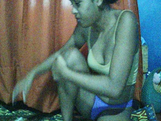 TriciaBella's BongaCams show and profile