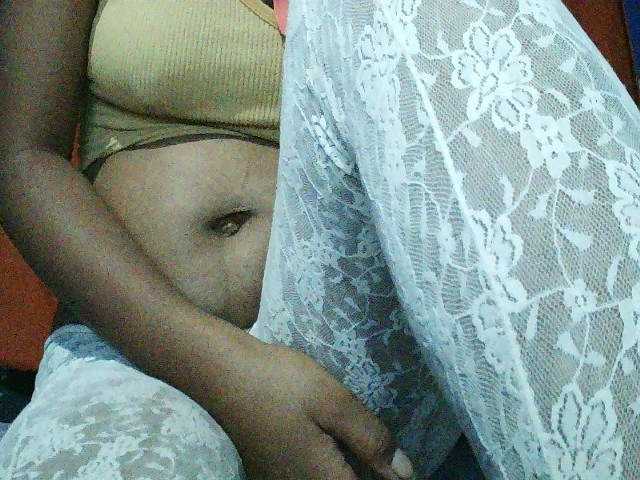 TriciaBella's BongaCams show and profile