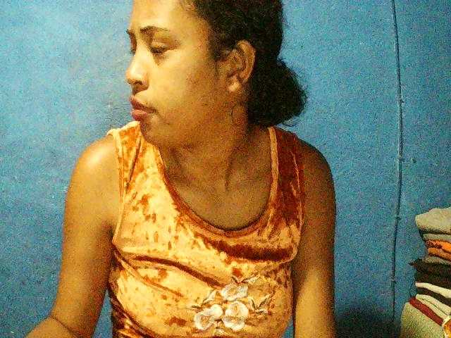 TriciaBella's BongaCams show and profile