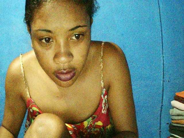 TriciaBella's BongaCams show and profile