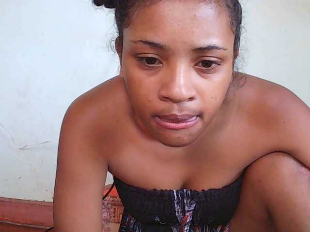 TriciaBella's BongaCams show and profile