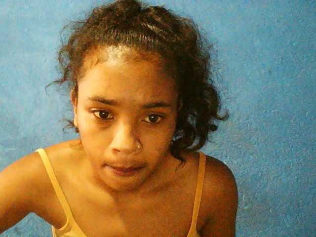 TriciaBella's BongaCams show and profile