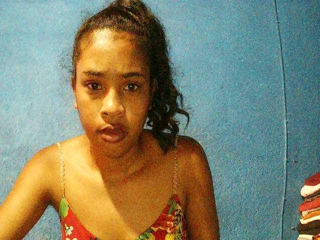 TriciaBella's BongaCams show and profile