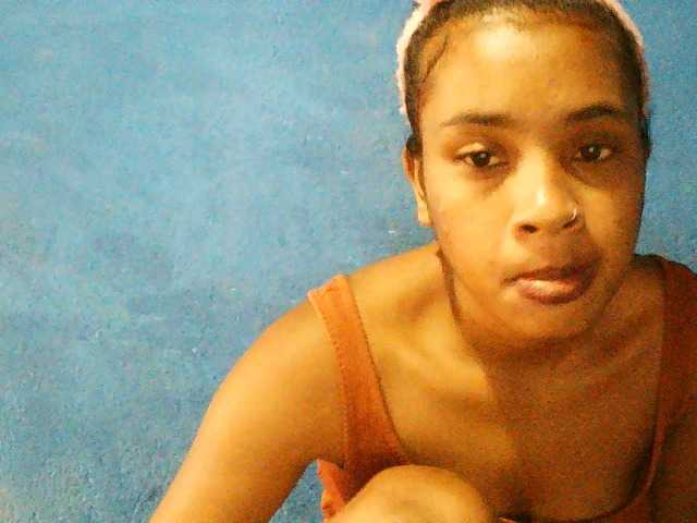 TriciaBella's BongaCams show and profile