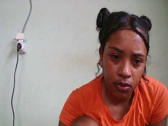 TriciaBella's BongaCams show and profile