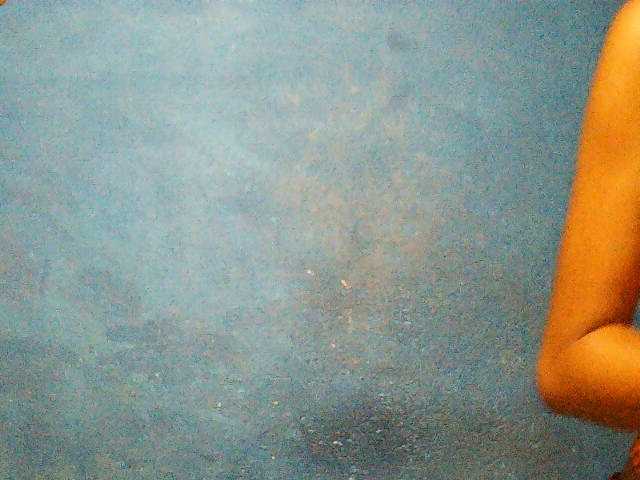 TriciaBella's BongaCams show and profile