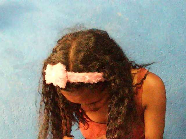 TriciaBella's BongaCams show and profile