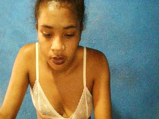 TriciaBella's BongaCams show and profile