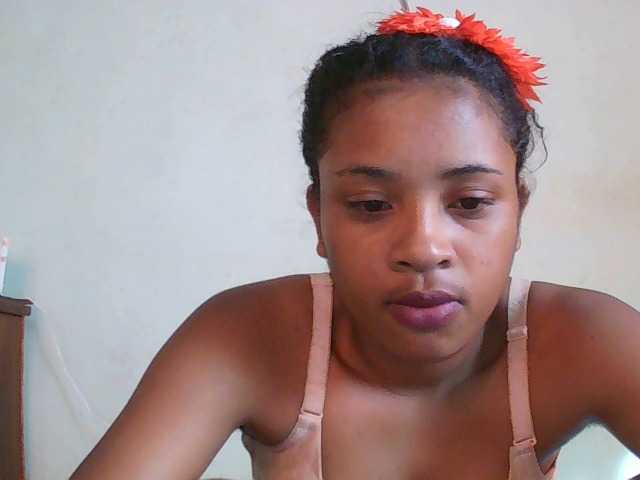 TriciaBella's BongaCams show and profile