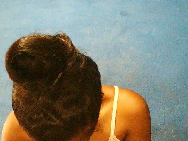 TriciaBella's BongaCams show and profile