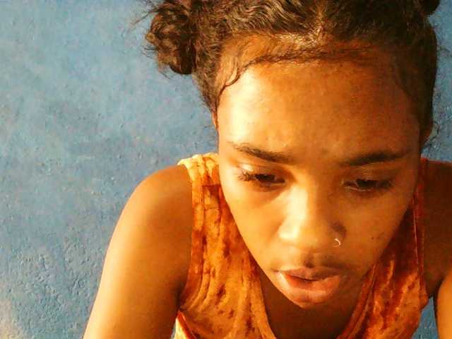 TriciaBella's BongaCams show and profile