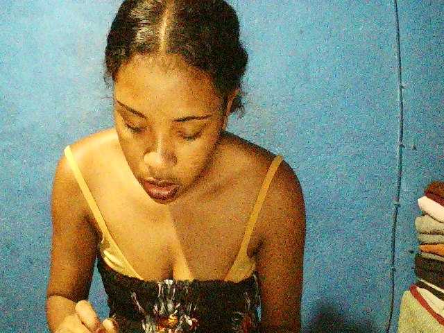 TriciaBella's BongaCams show and profile